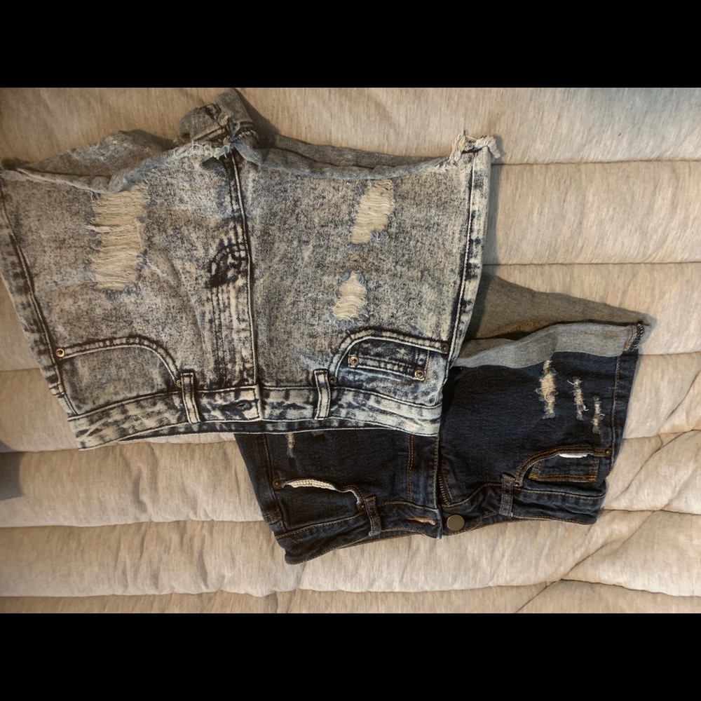 Set of 2 women’s jean shorts
